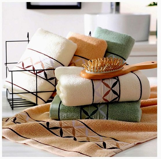Pack of 4 Cotton Hand Towels, 100% Cotton Face Towels, Printed, Super Soft, Highly Absorbent (14 x 30 inches)